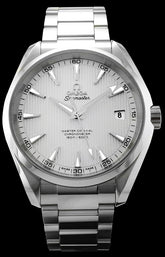 41.5mm-Stainless steel case with a lacquered silver dial. The dial is decorated with the “Teak Concept” pattern. The date can be viewed at the 3 o’clock position. Over the dial is a domed, scratch resistant sapphire crystal with an anti-reflective treatment on both sides. This watch features the Omega 8500 calibre master co-axial movement. This movement is resistant to magnetic fields greater than 15,000 gauss. This watch has a power reserve of 60 hours and is water resistant to 150 meters.